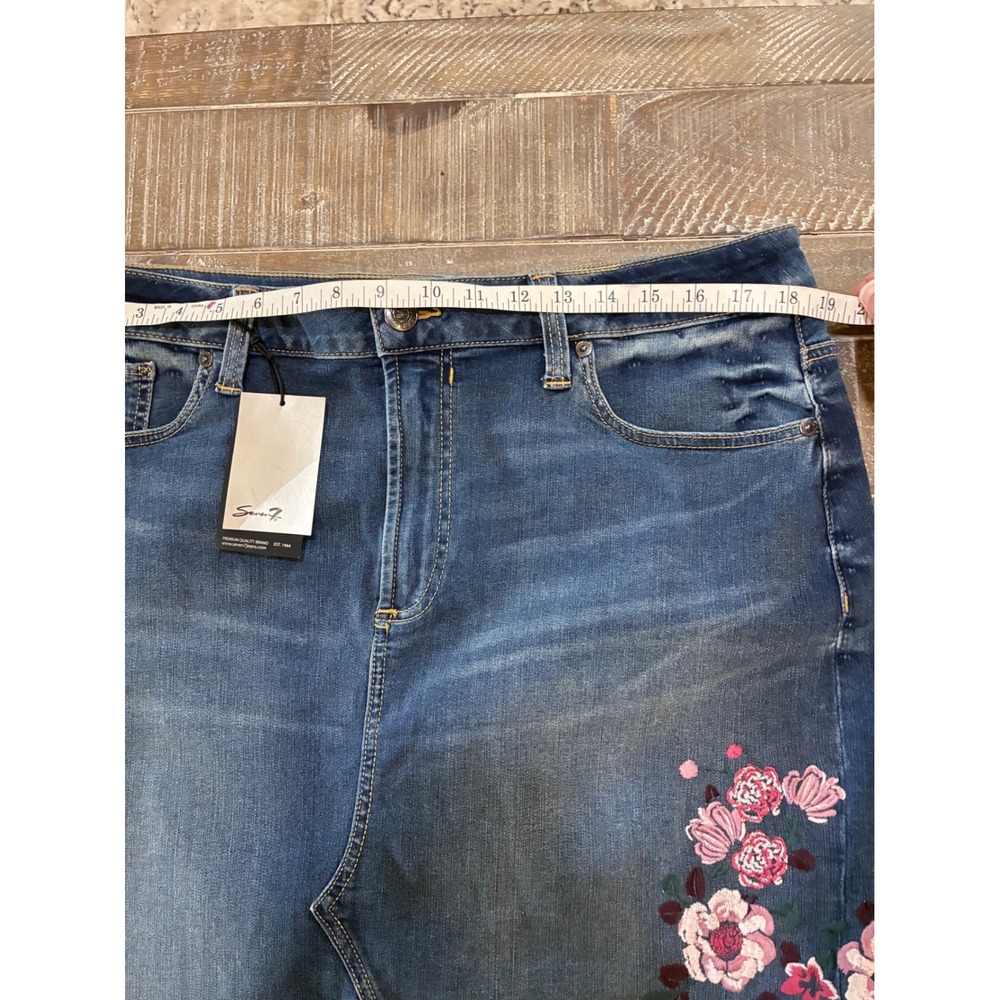 Seven7 Women Floral Embroidered Denim Skirt Ozark Blue Raw Hem NWT Size 14 - Picture 6 of 7
